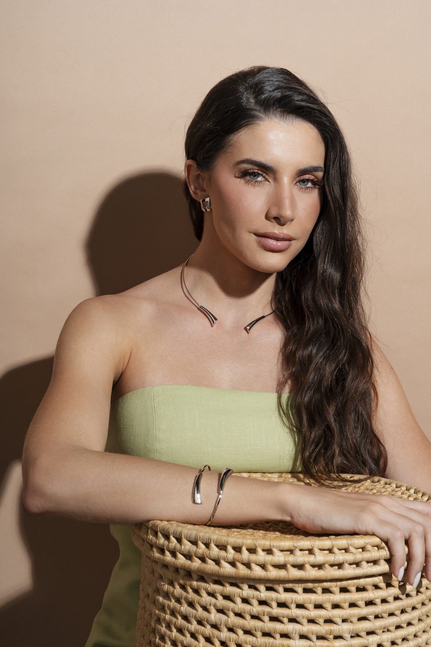 Bracelete triângulo liso ródio – Coleção Essência