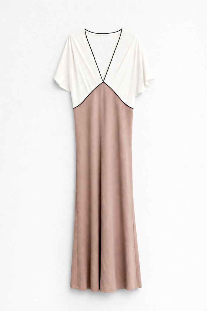 Vestido de Cetim com Detalhes Contrastantes