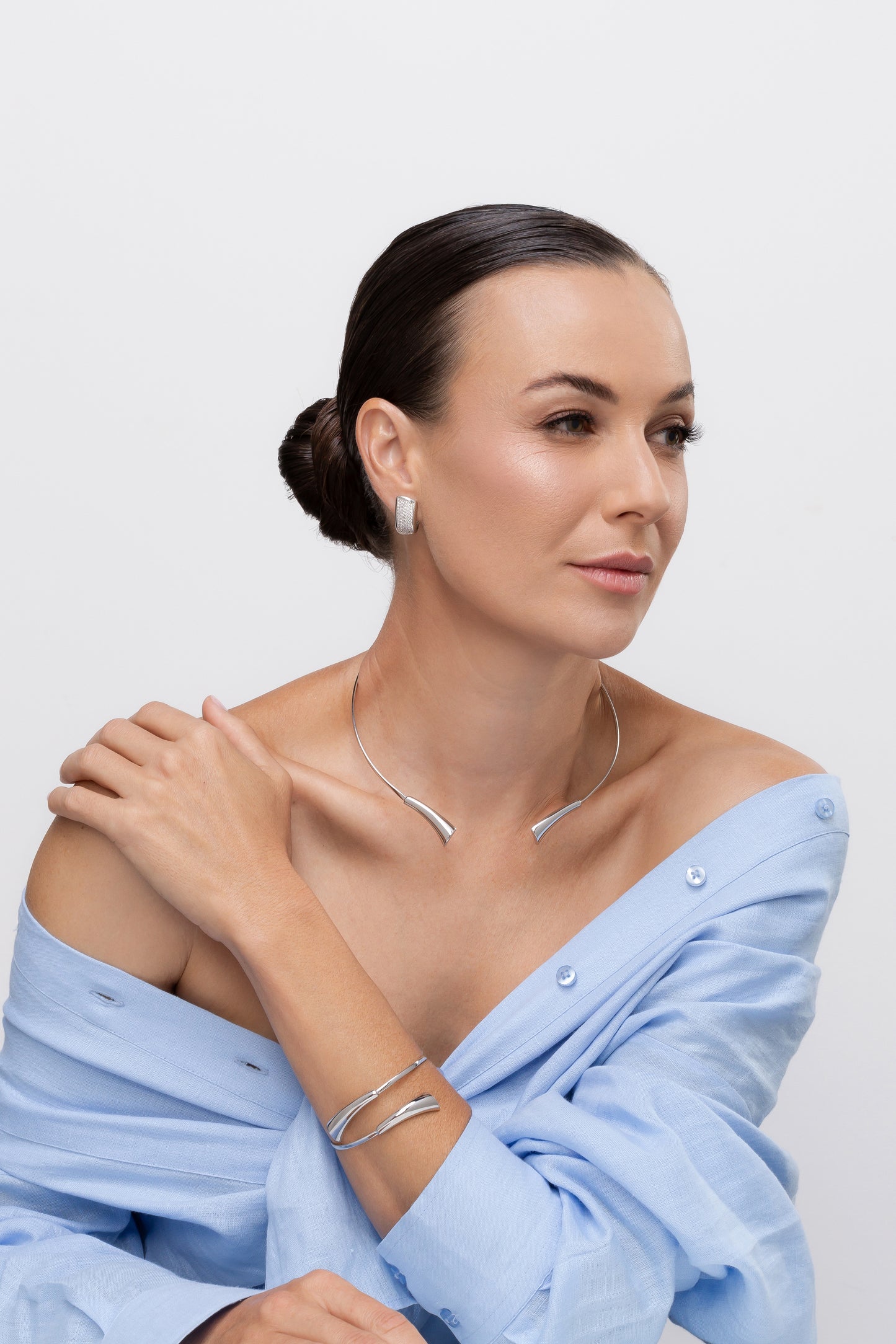 Choker aro triângulo ródio – Coleção Essência