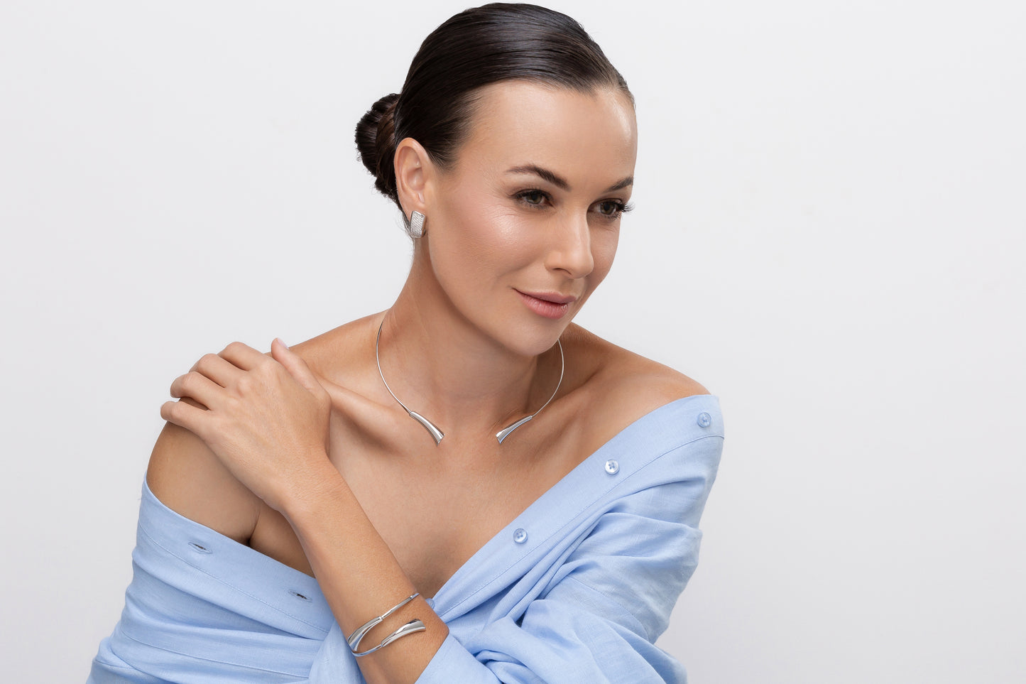 Choker aro triângulo ródio – Coleção Essência