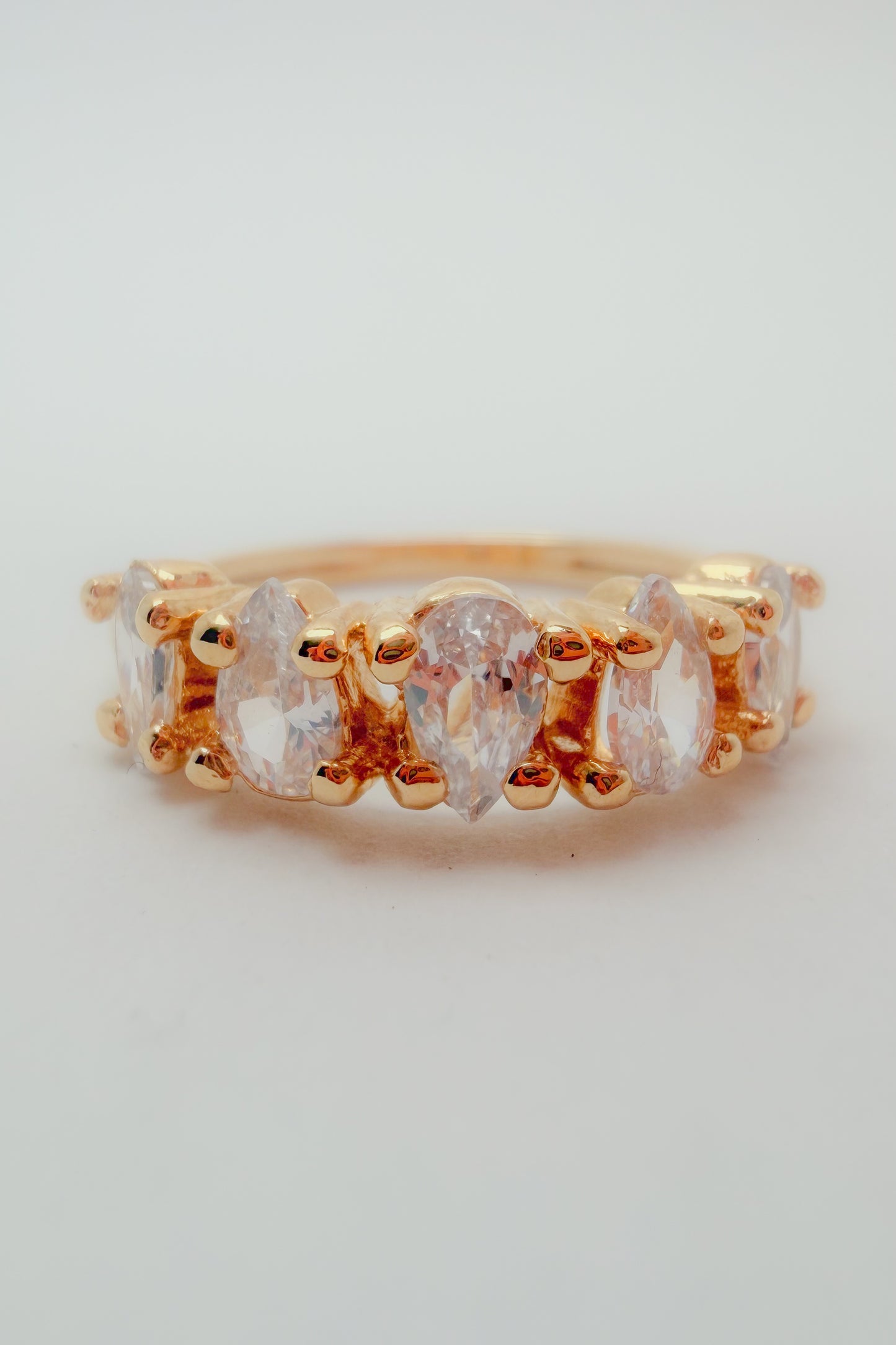 Anel Essência gota de zircônia delicada feminina