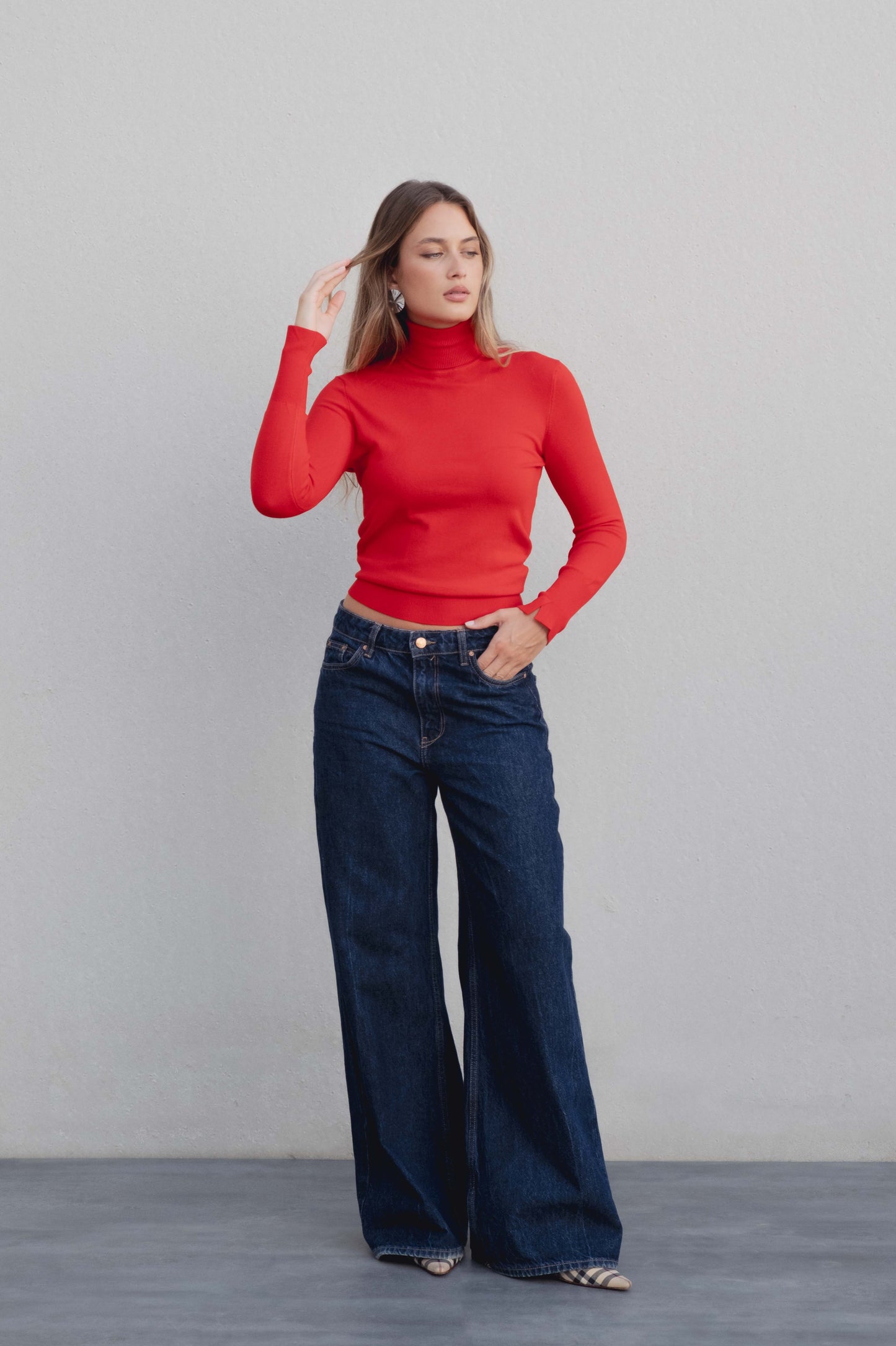 Suéter Malha Básica com Gola Alta