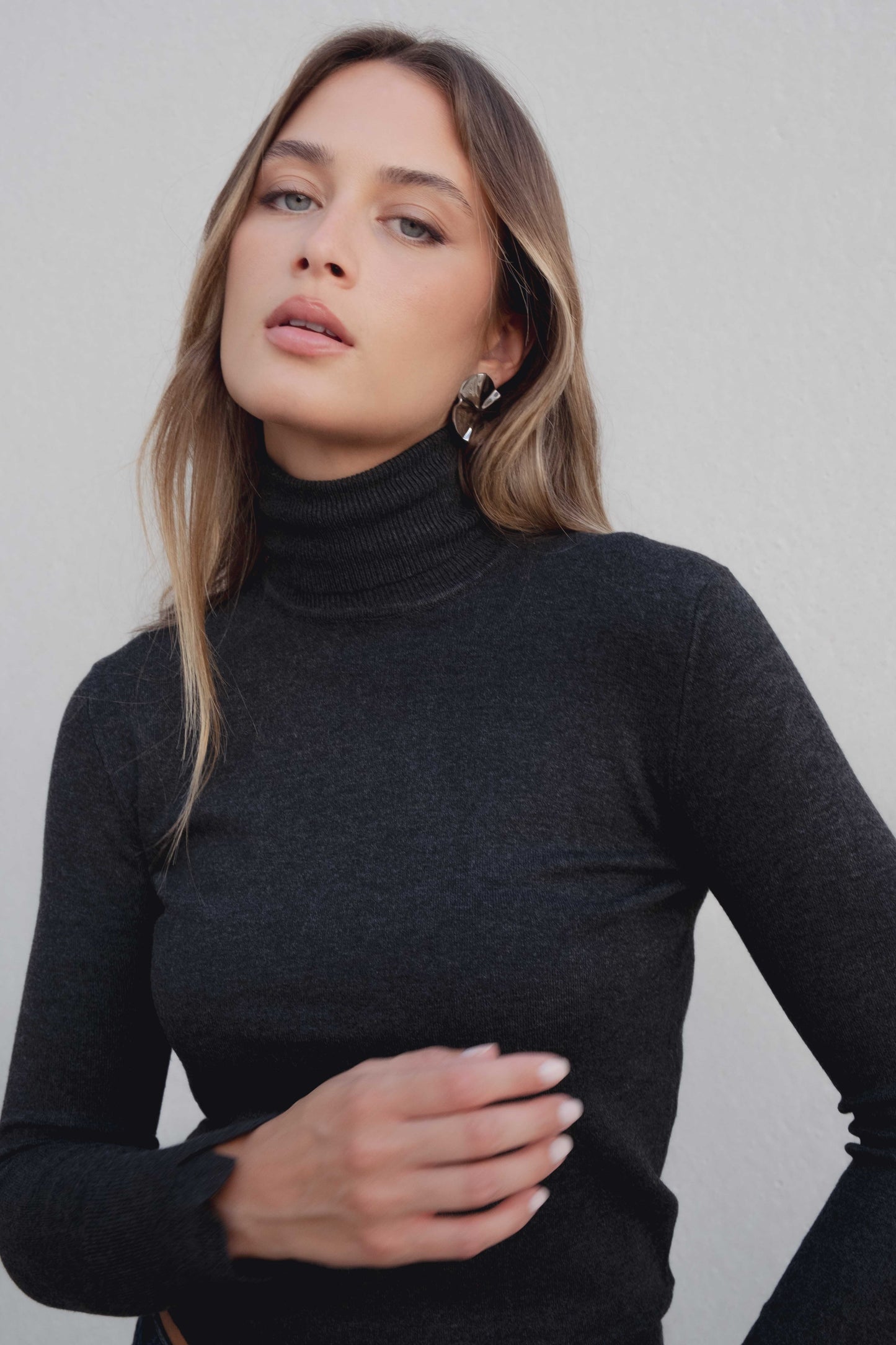 Suéter Malha Básica com Gola Alta
