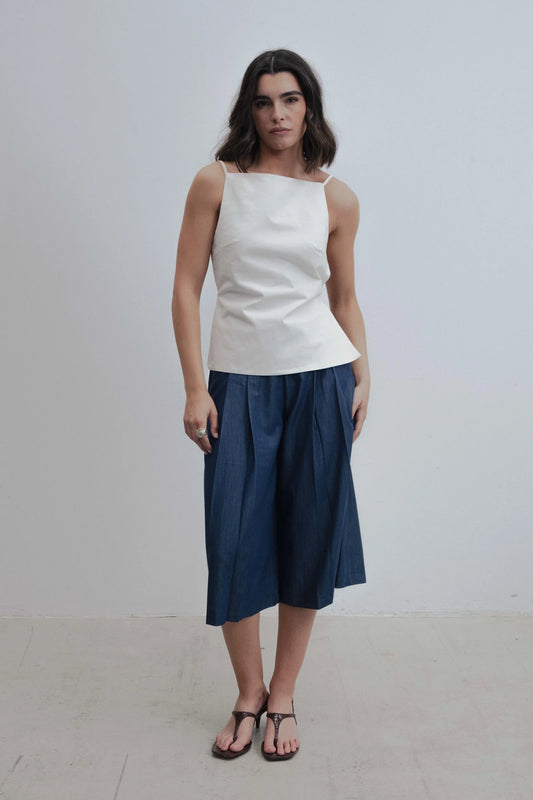 Top Minimalista com Costas Abertas