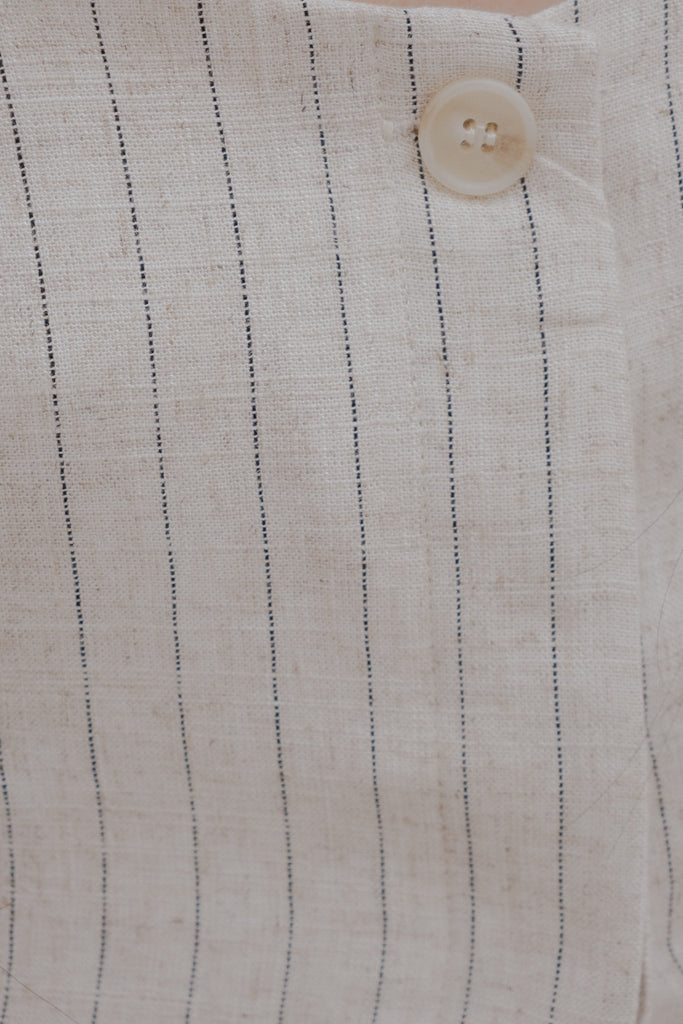 Detalhe do tecido com linho do Colete Linen.