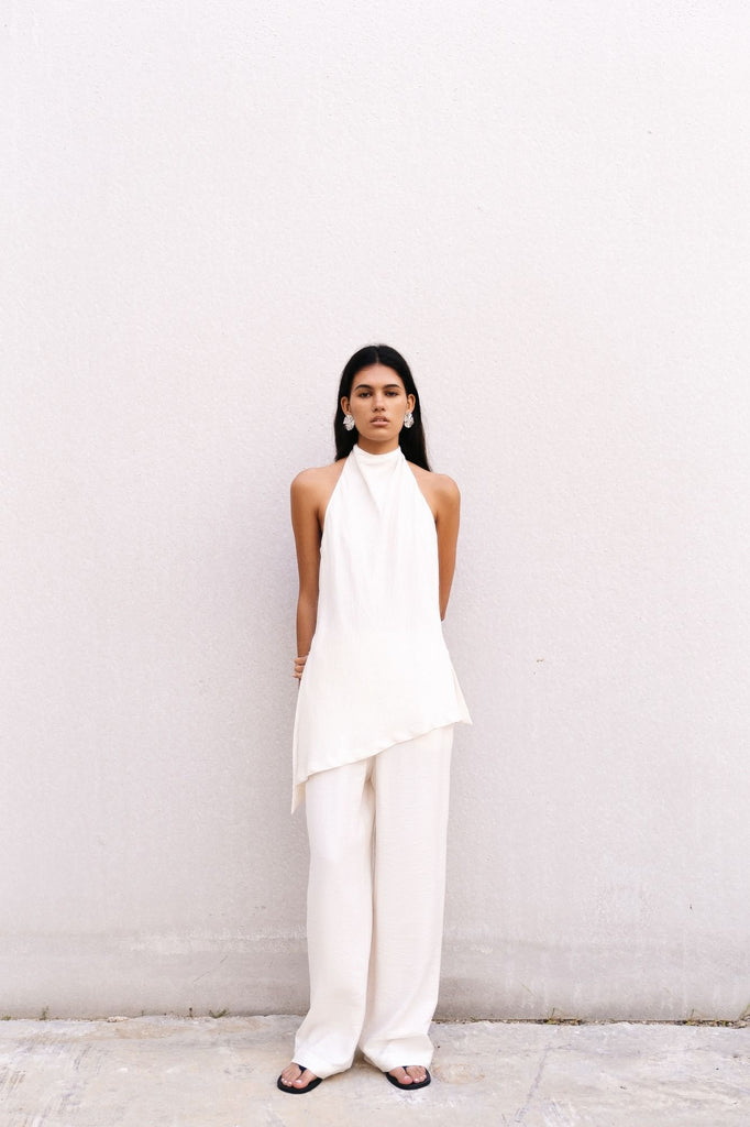 Top Halter com Aberturas