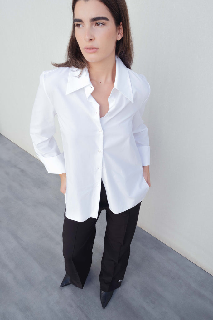 Calça com Botão Prateado