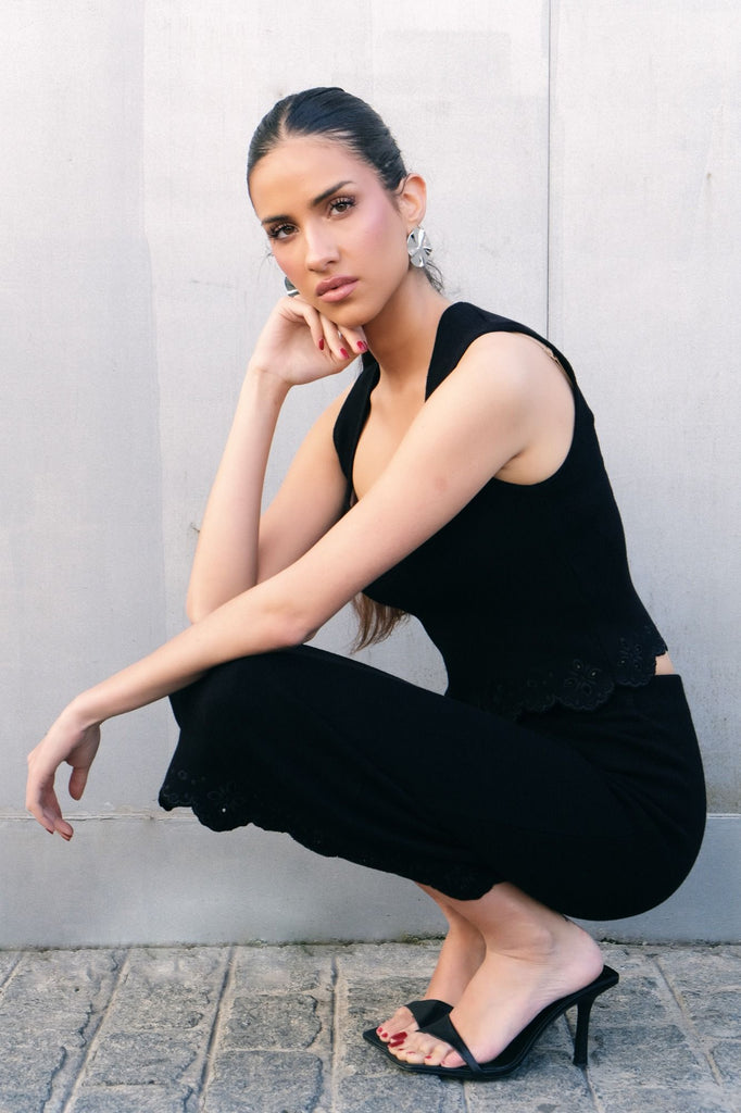 Saia Midi em Malha com Bordados