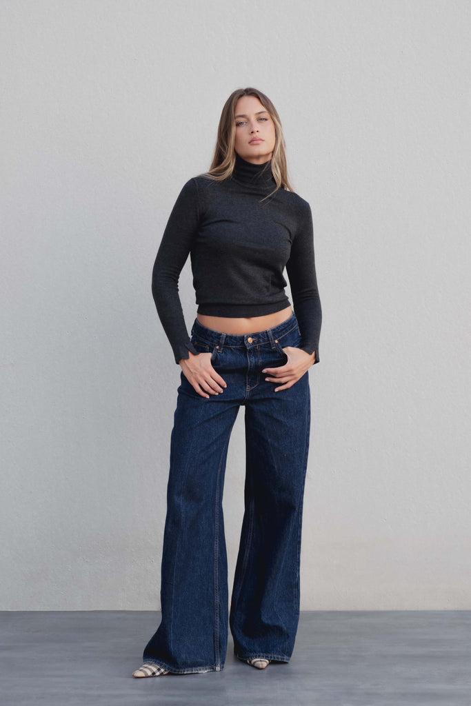 Suéter Malha Básica com Gola Alta