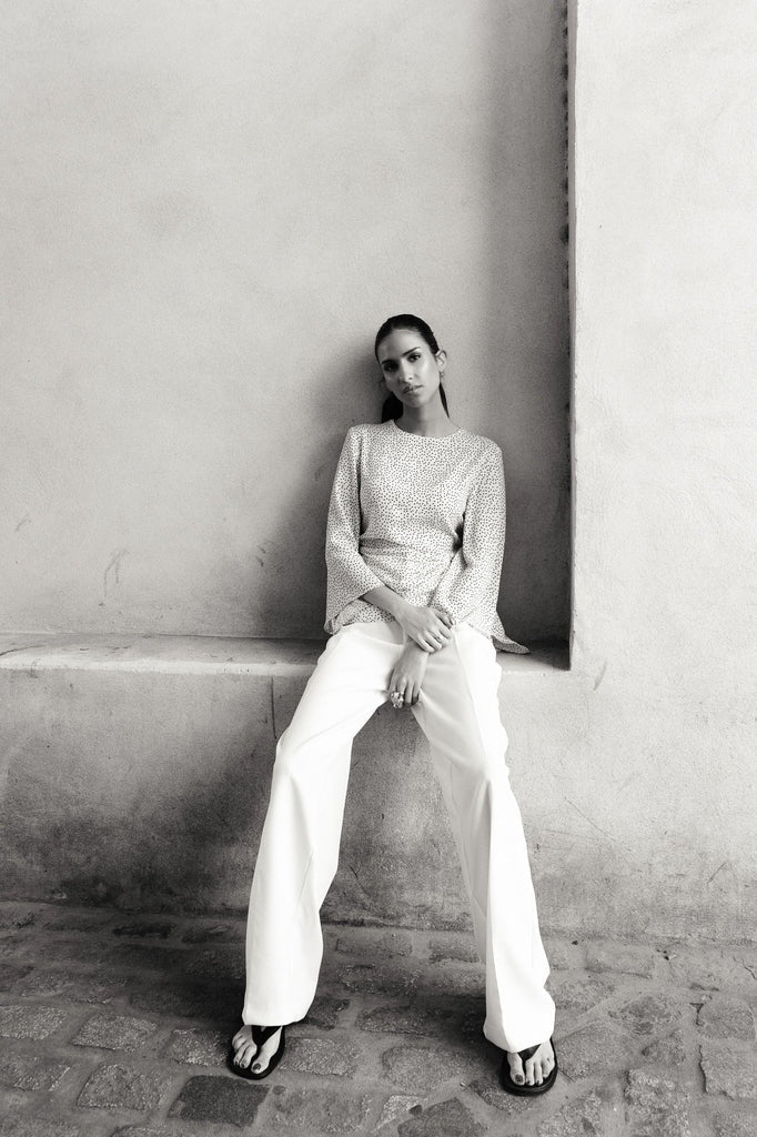 Blusa com Aplique Dourado