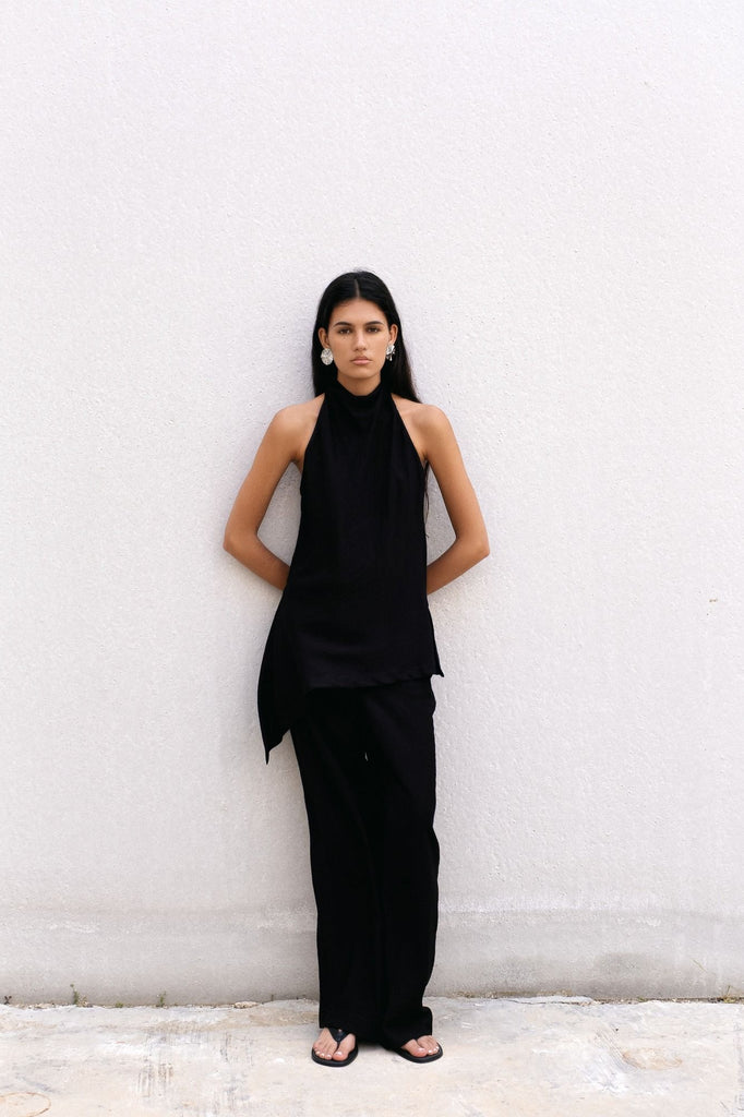 Top Halter com Aberturas