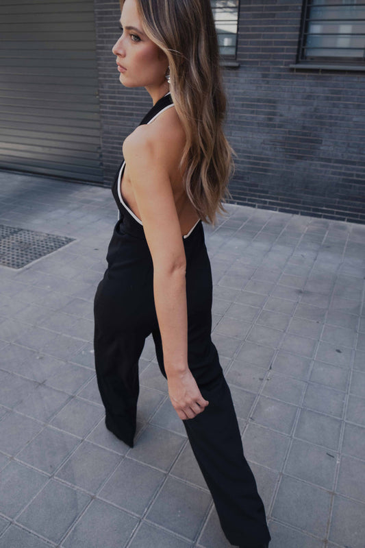 Macacão Halter com Linha de Destaque