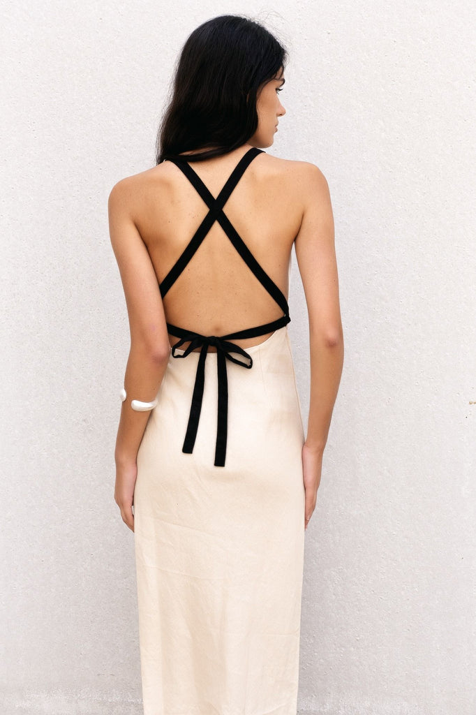 Vestido em Tecido Leve com Abertura