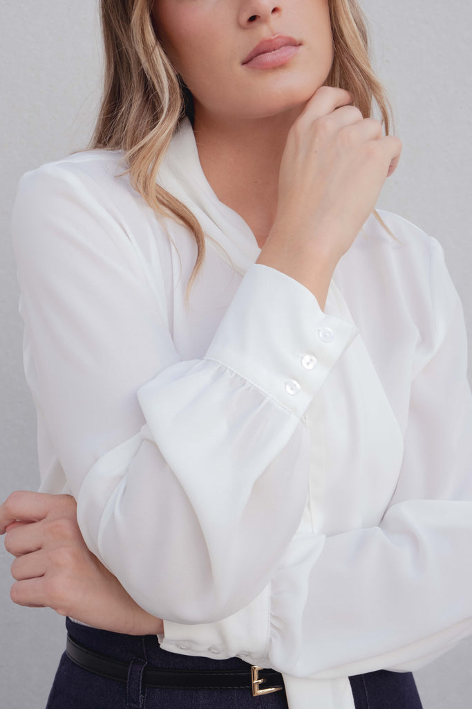 Blusa Laço na Gola Essencial