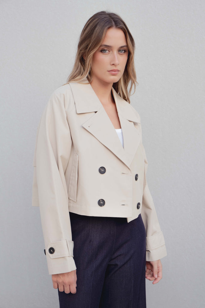 Trench Curto Elegante