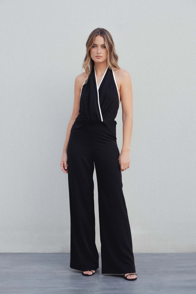 Macacão Halter com Linha de Destaque