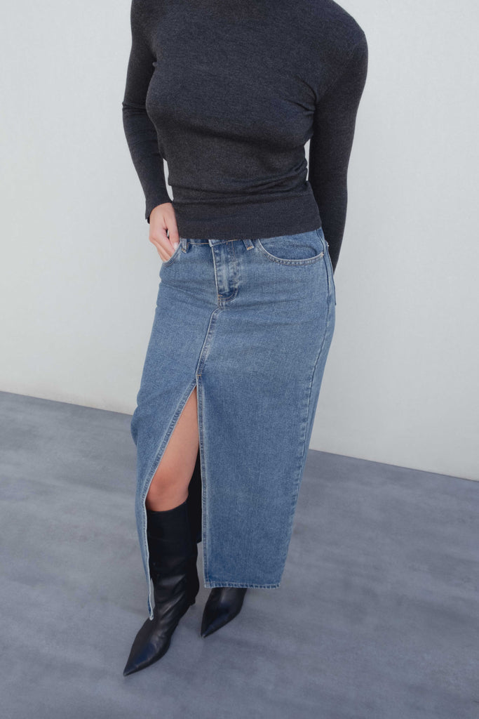 Saia Longa em Jeans com Fenda