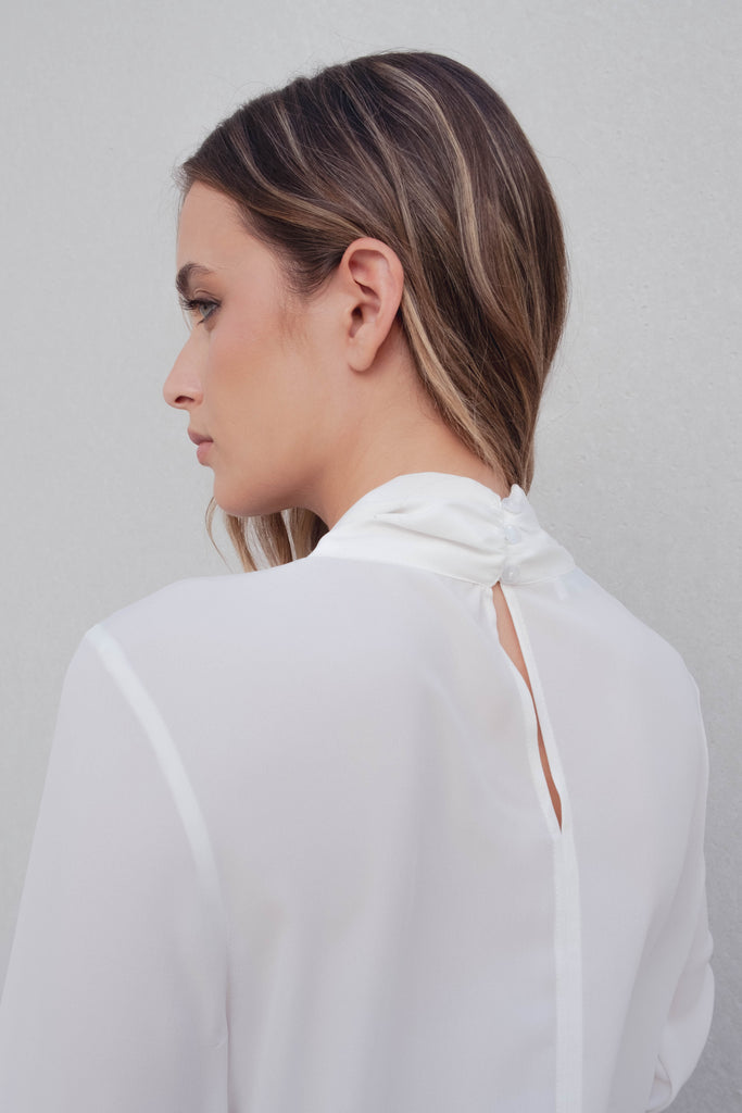 Blusa Laço na Gola Essencial