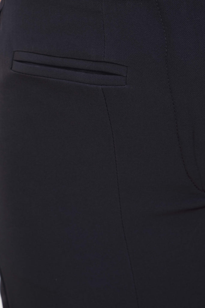 Saia Midi com Corte Sofisticado