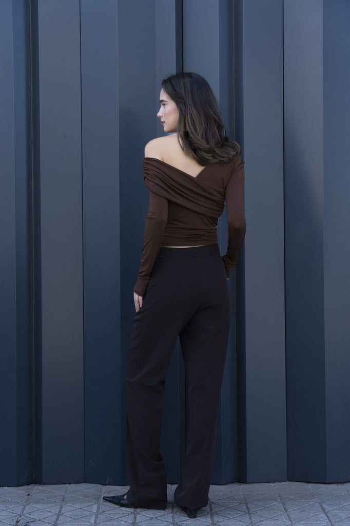 Camiseta Assimétrica Marrom