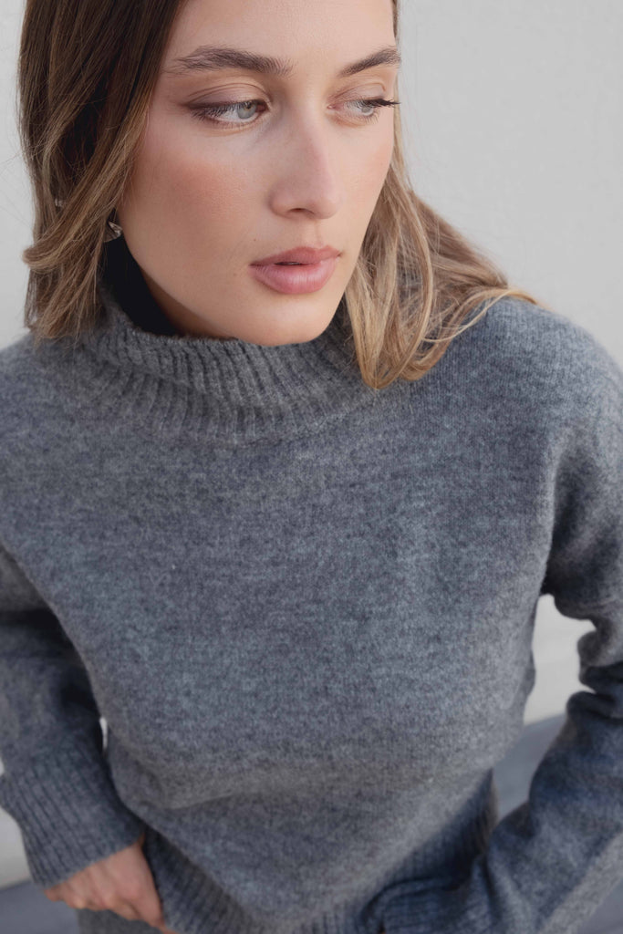 Suéter Malha Oversized com Gola Alta
