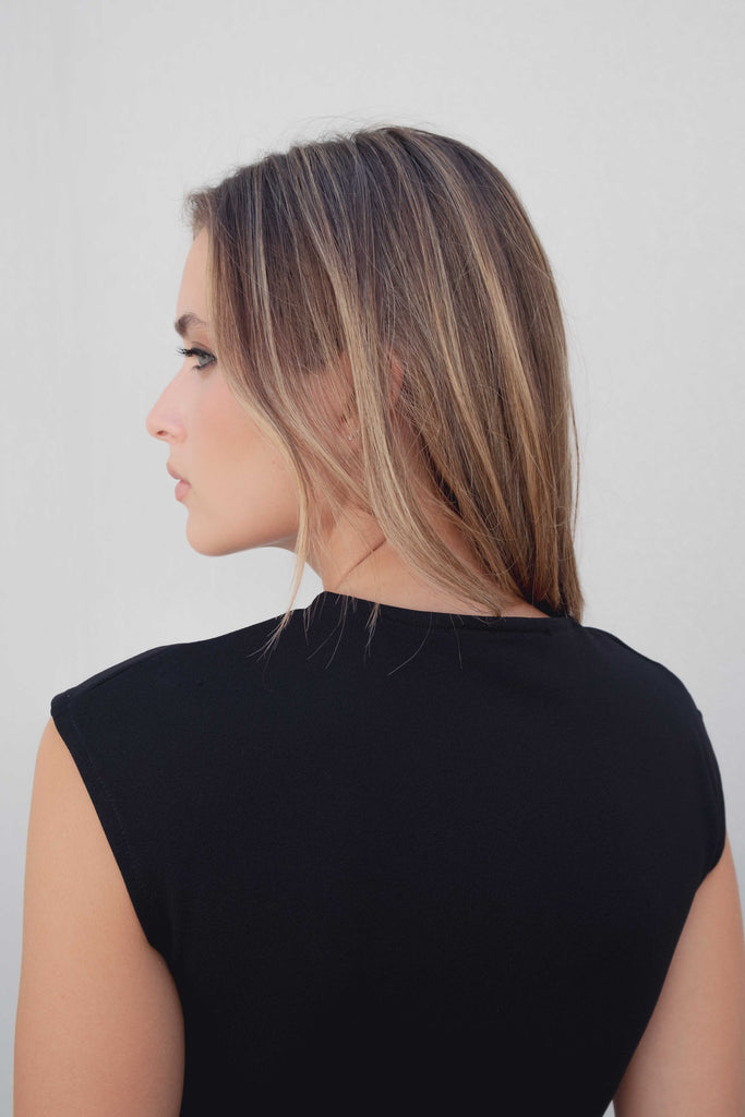 Vestido Midi em Malha com Aplique Dourado