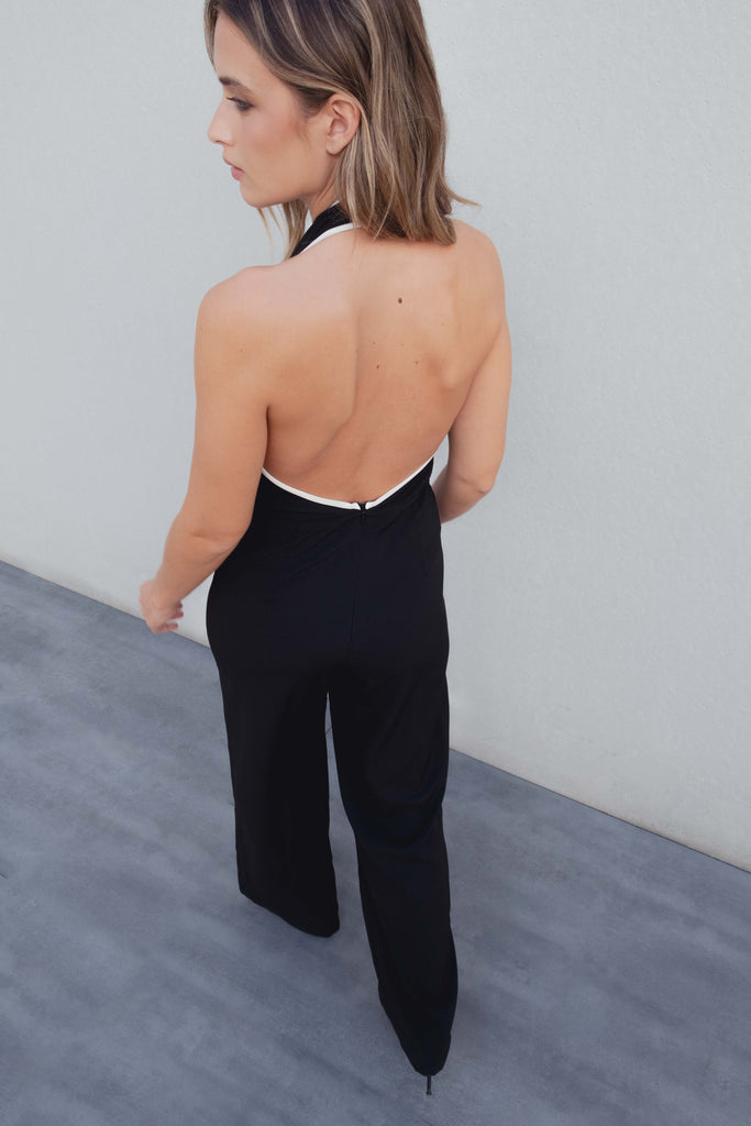 Macacão Halter com Linha de Destaque