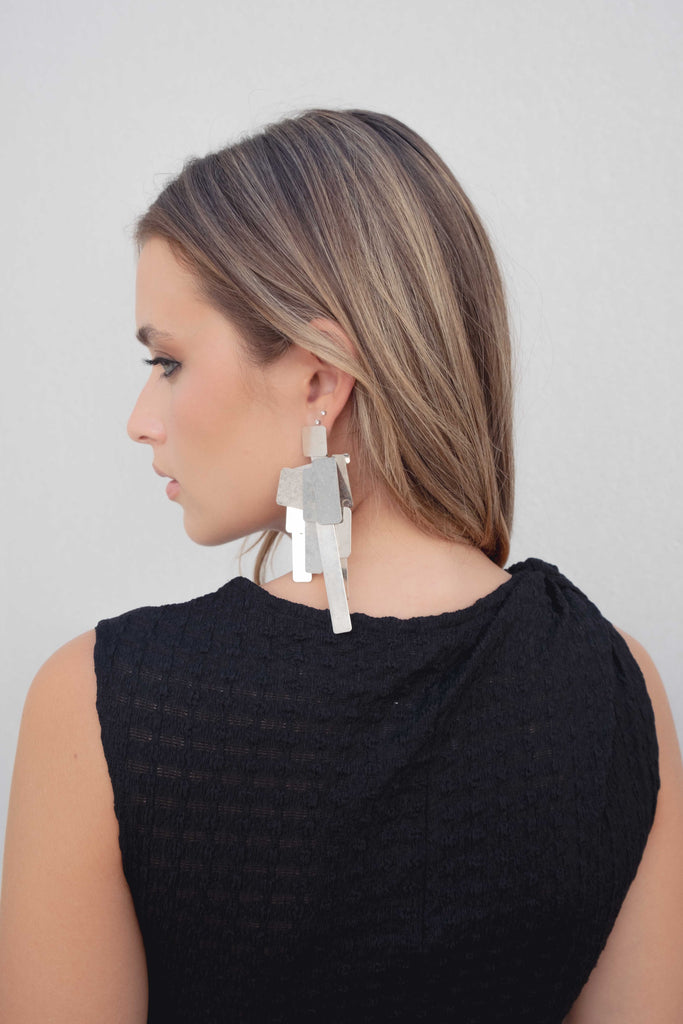 Vestido Midi Assimétrico em Ponto Vazado