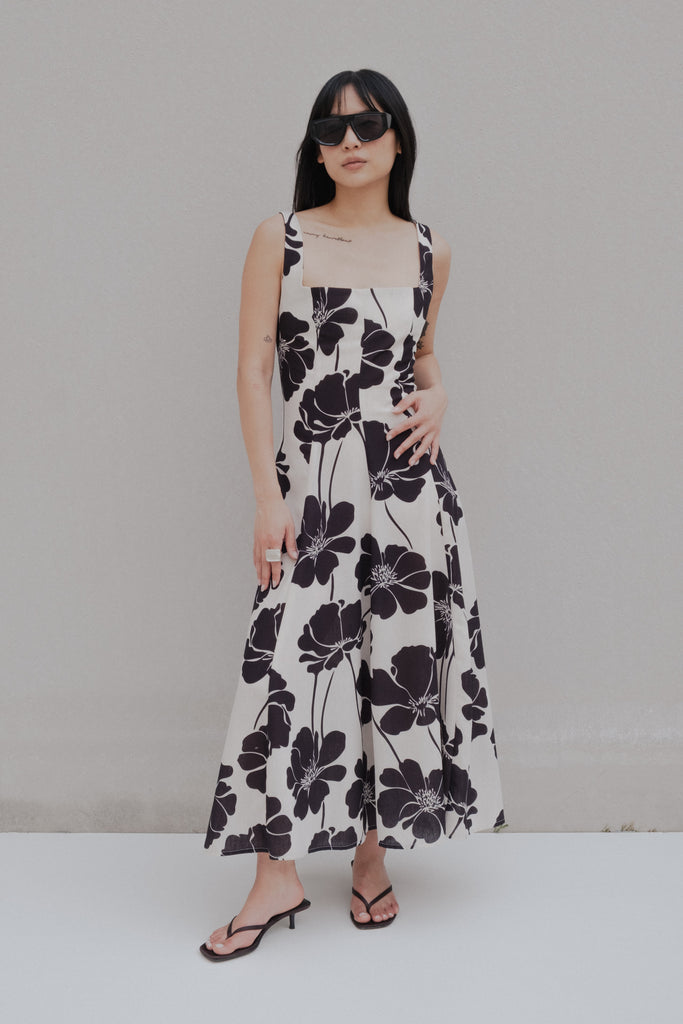 Vestido Flora Midi com decote quadrado